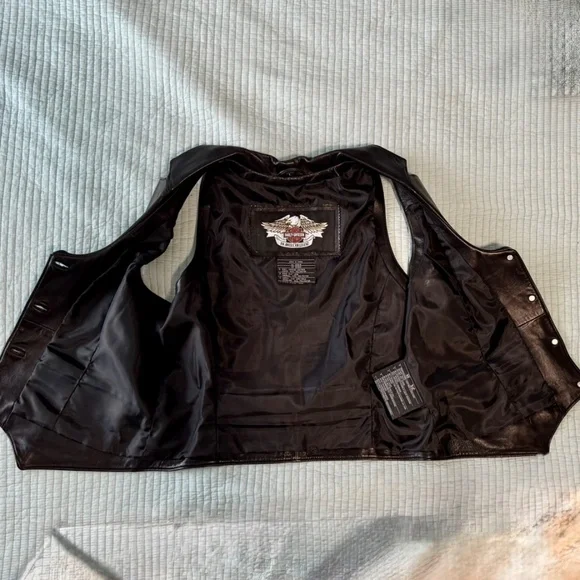 Harley Davidson Diva Leather Vest with Rhinestones - Picture 6 of 6